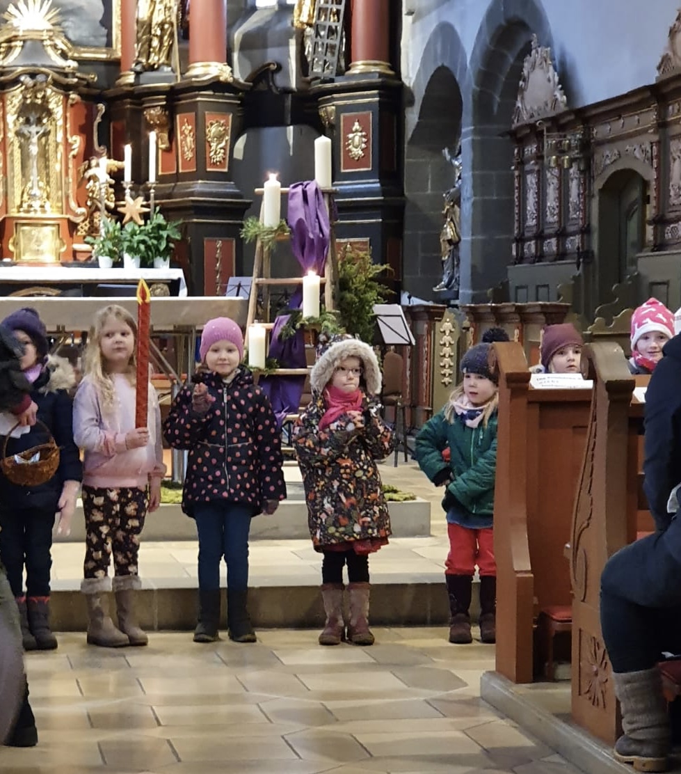 In der Kirche am Weihnachtsmarkt