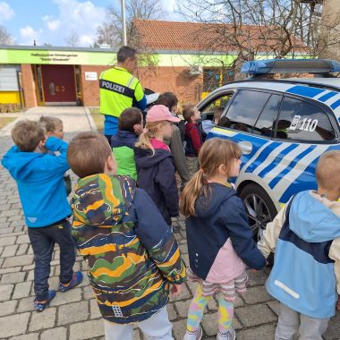 Polizeibesuch Schulwegtraining